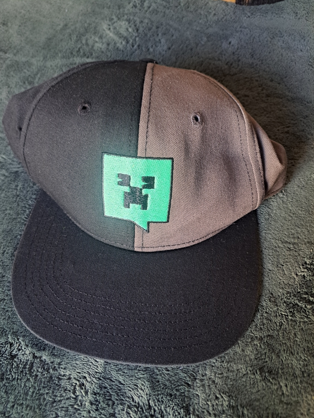 MINEGRAFT Two-Tone Black and Gray Cap with Mint Green Pixel Badge